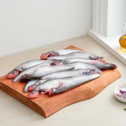 Butterfish Small - Whole Cleaned & Gutted With Head 350 g (4-8 pcs) - Fresh, Never Frozen Gutted With Head